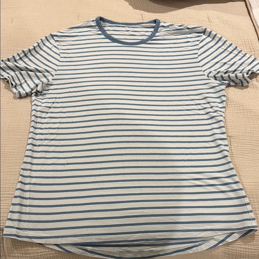 lululemon athletica Gray and Blue Short Sleeve Tee